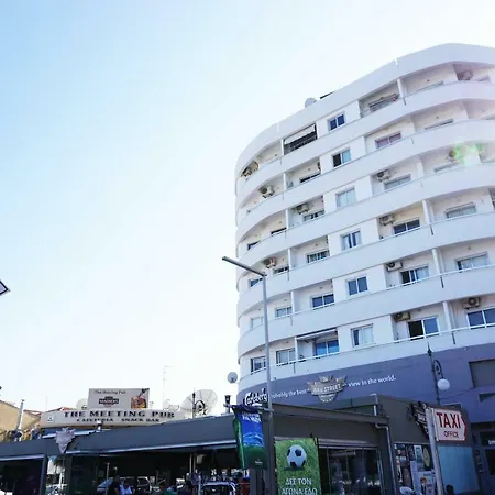 Lazuli Sea View Beachfront- Ap 61 Апартаменты Ларнака