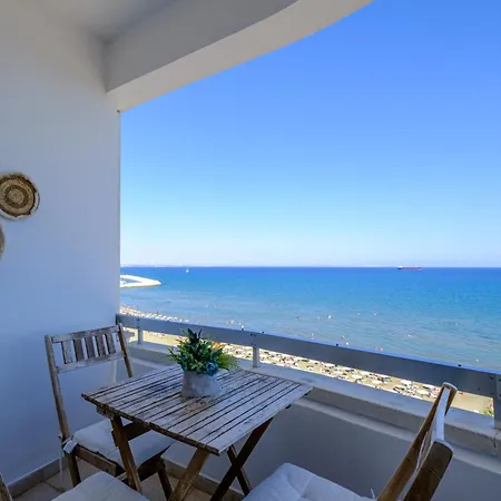 Lazuli Beachfront 61 Apartment *