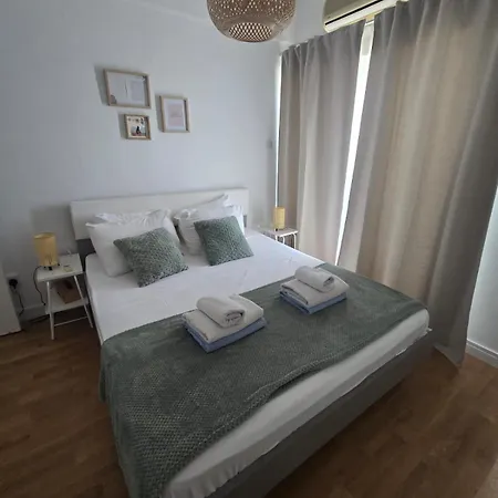 Lazuli Sea View Beachfront- Ap 61 *